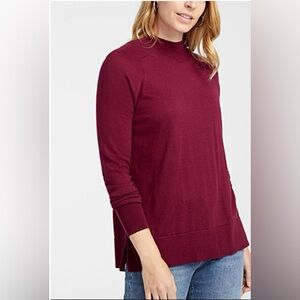 Contemporaine mockneck with a touch of cashmere